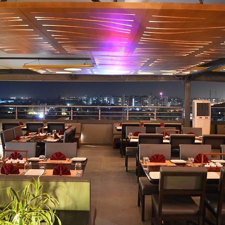 7 Wonders Hotel Gandhinagar Dış mekan fotoğraf