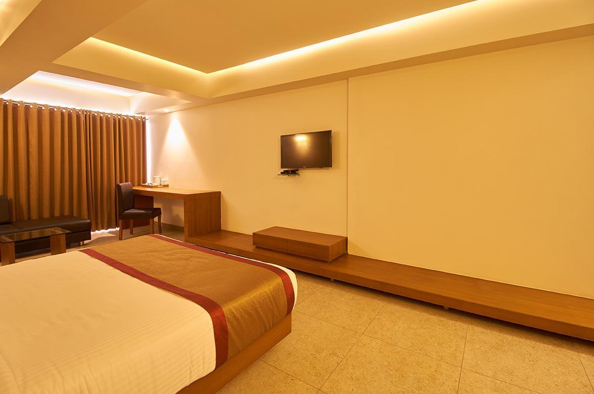 7 Wonders Hotel Gandhinagar Dış mekan fotoğraf