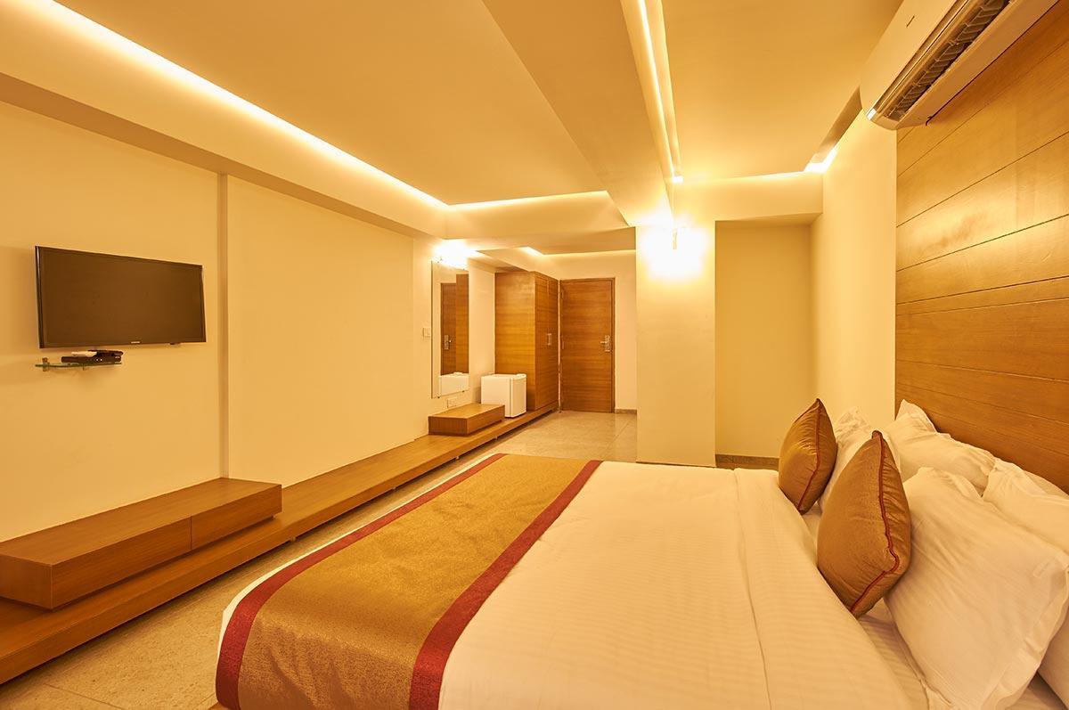 7 Wonders Hotel Gandhinagar Dış mekan fotoğraf