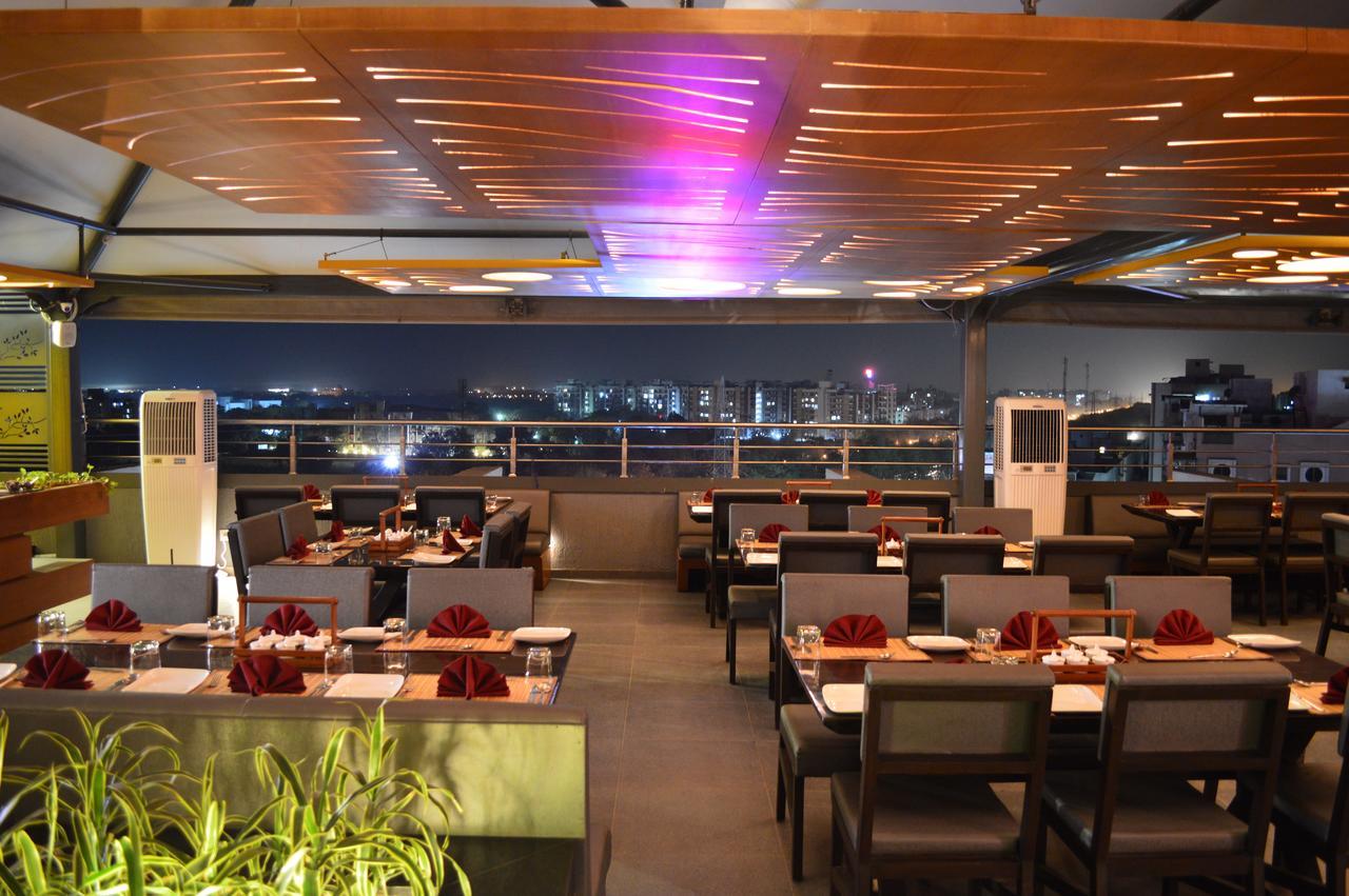 7 Wonders Hotel Gandhinagar Dış mekan fotoğraf